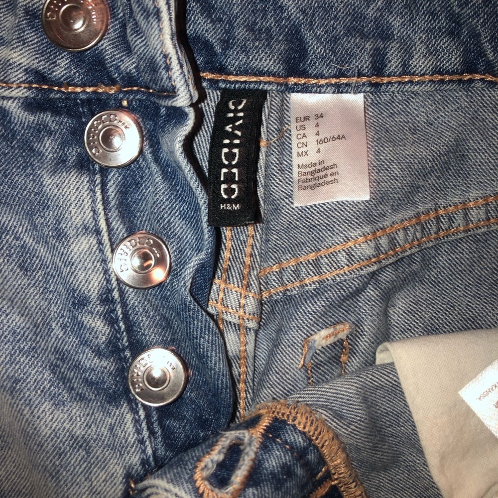 H&M DENIM SHORTS - Picture 3 of 4